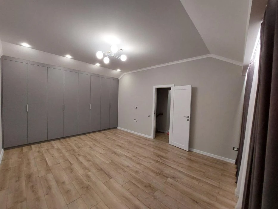 House for sale in Sauvignon -1. New renovation.