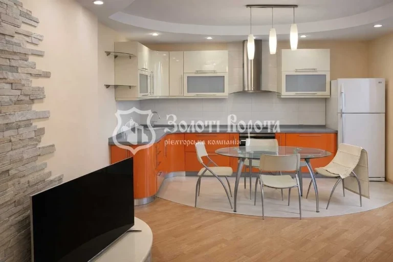 2-room apartment for sale 82 m², Sribnokilska St., 22
