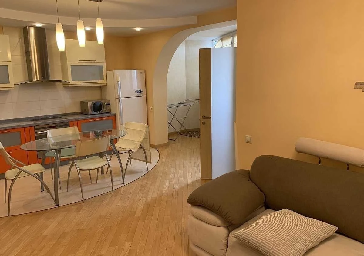 2-room apartment for sale 82 m², Sribnokilska St., 22