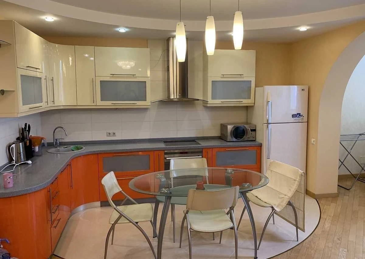 2-room apartment for sale 82 m², Sribnokilska St., 22