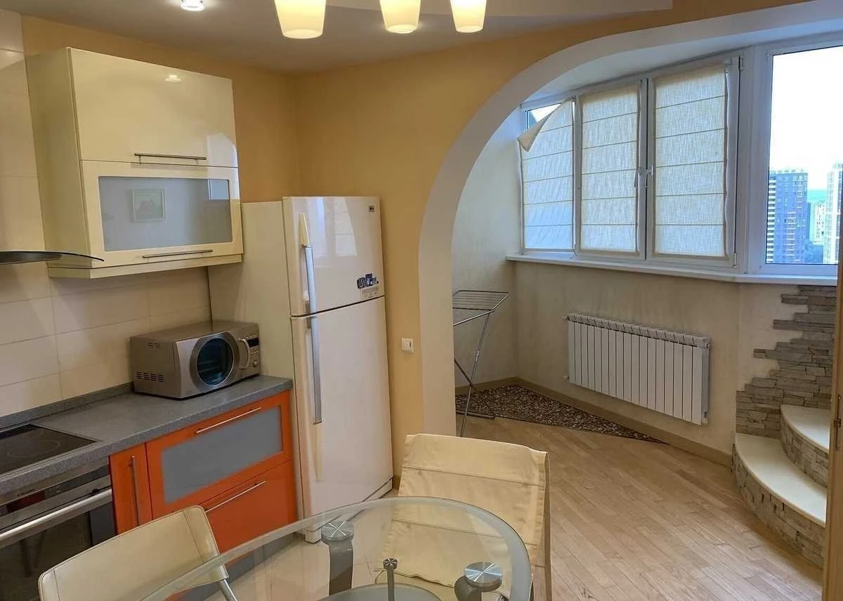2-room apartment for sale 82 m², Sribnokilska St., 22