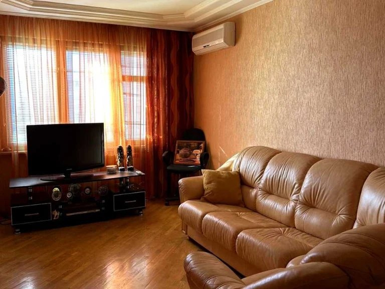 Apartment. Kharkiv, Peremohy Avenue.