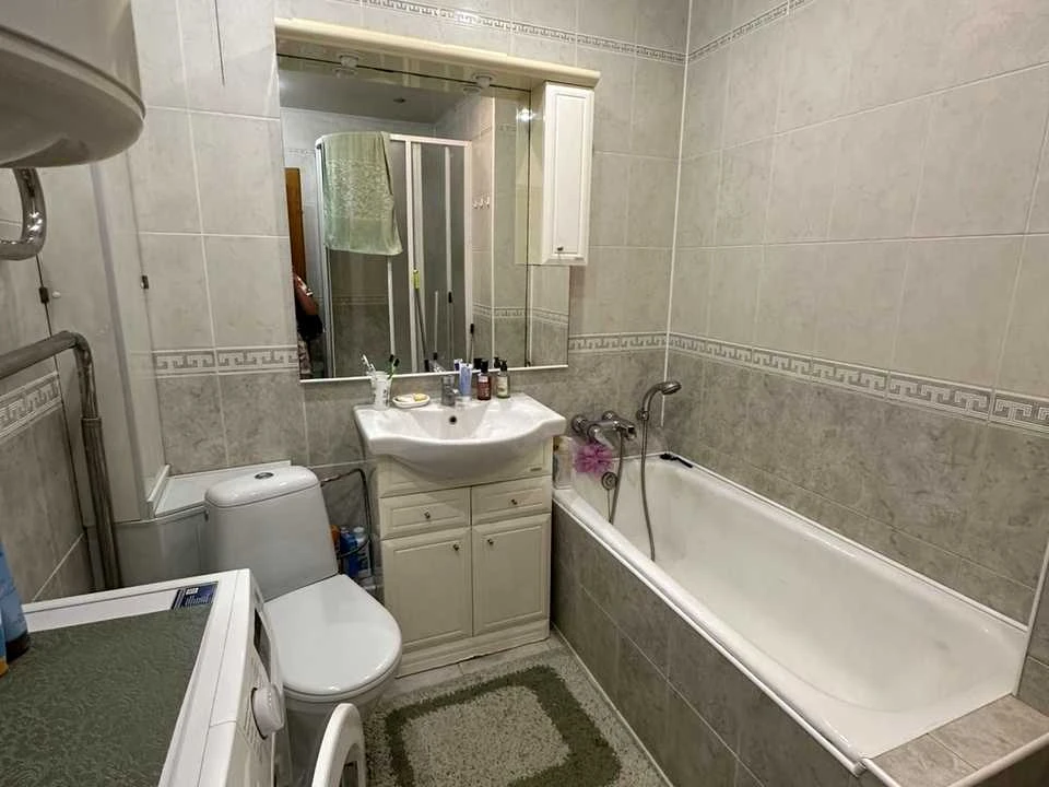 Apartment. Kharkiv, Peremohy Avenue.