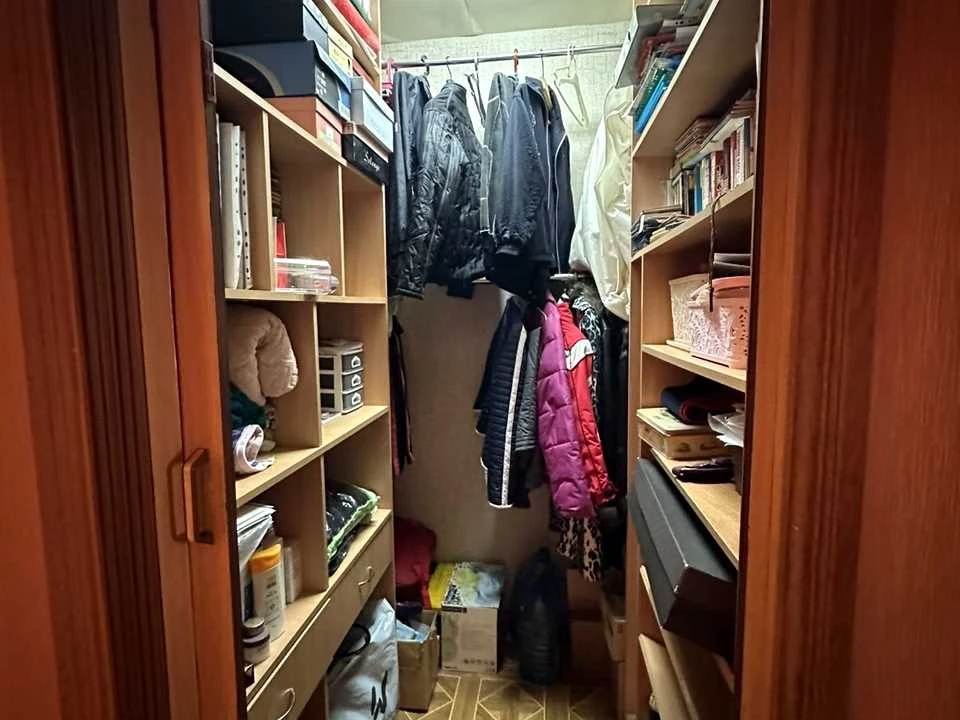 Apartment. Kharkiv, Peremohy Avenue.
