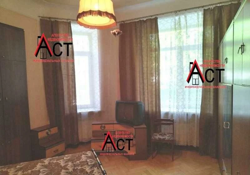 Selling a 3-room apartment near Ya. Mudry metro station, Darvina Street!