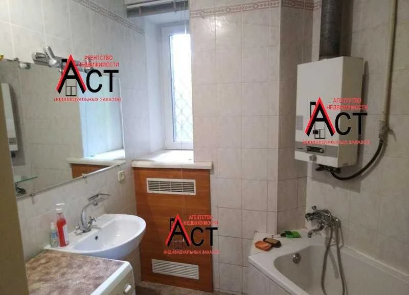 Selling a 3-room apartment near Ya. Mudry metro station, Darvina Street!