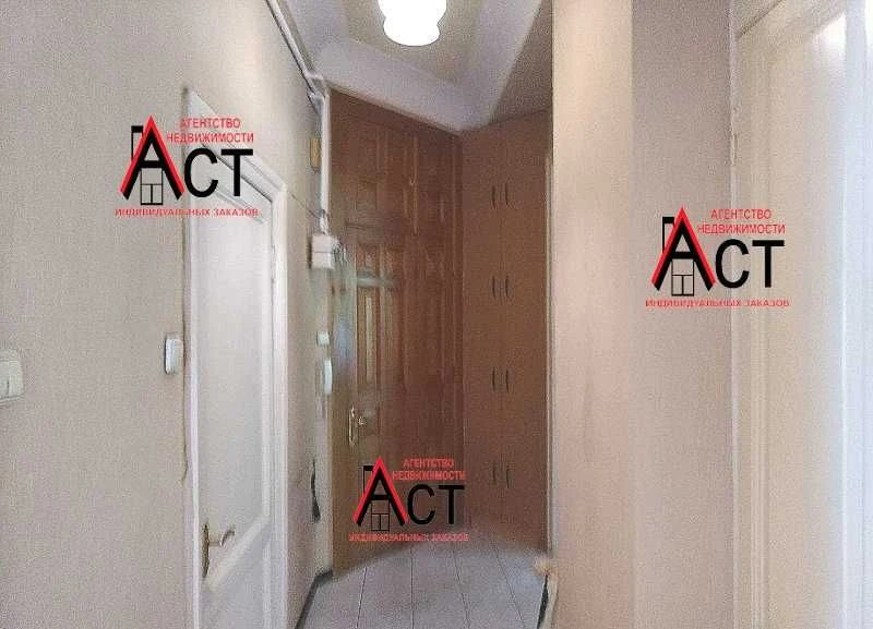 Selling a 3-room apartment near Ya. Mudry metro station, Darvina Street!