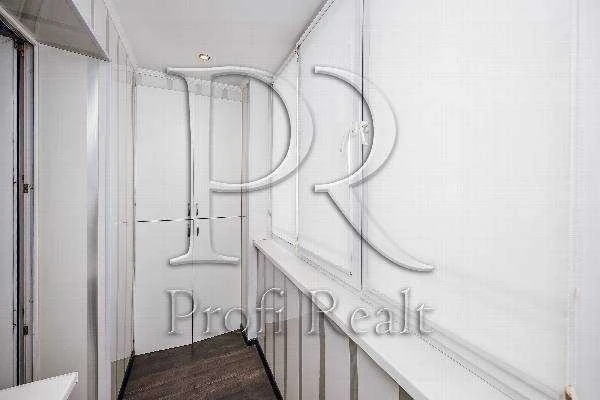 Sale of a 2-room apartment of 74 m², Akademika Efremova St.,