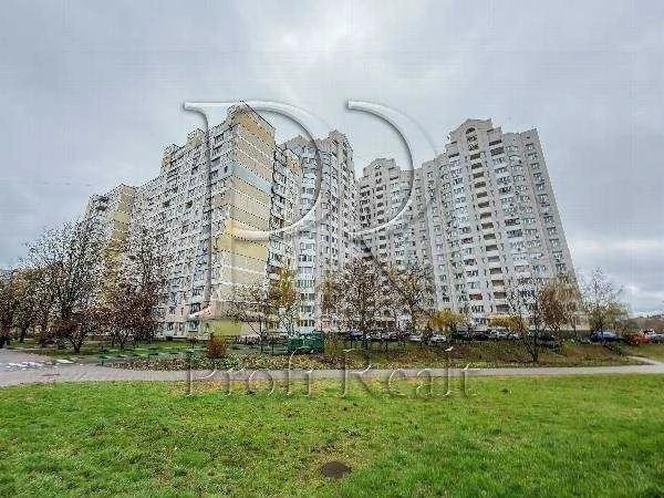 Sale of a 2-room apartment of 74 m², Akademika Efremova St.,