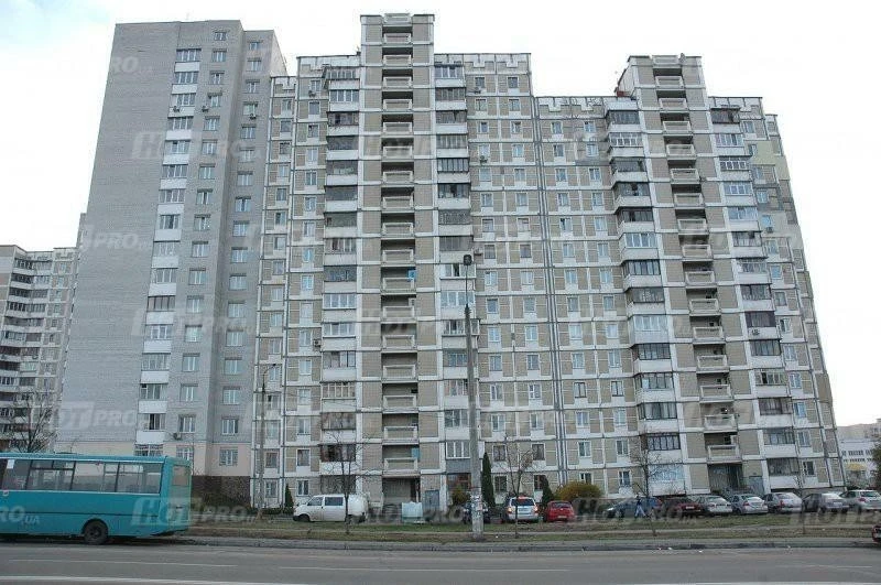 Sale of a 2-room apartment of 74 m², Akademika Efremova St.,