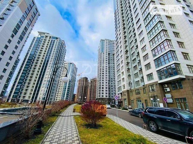 Продаж 3к квартири 127 кв. м на вул. Андрія Верхогляда 15Б •