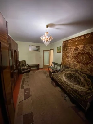 For sale: 1-room apartment at 15b Geroev Truda Street, 38.5 sq m, 4th floor.