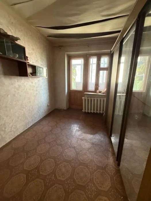 Продажа 3-х комнатной квартиры ж/м Приднепровск. Этаж 5/10.