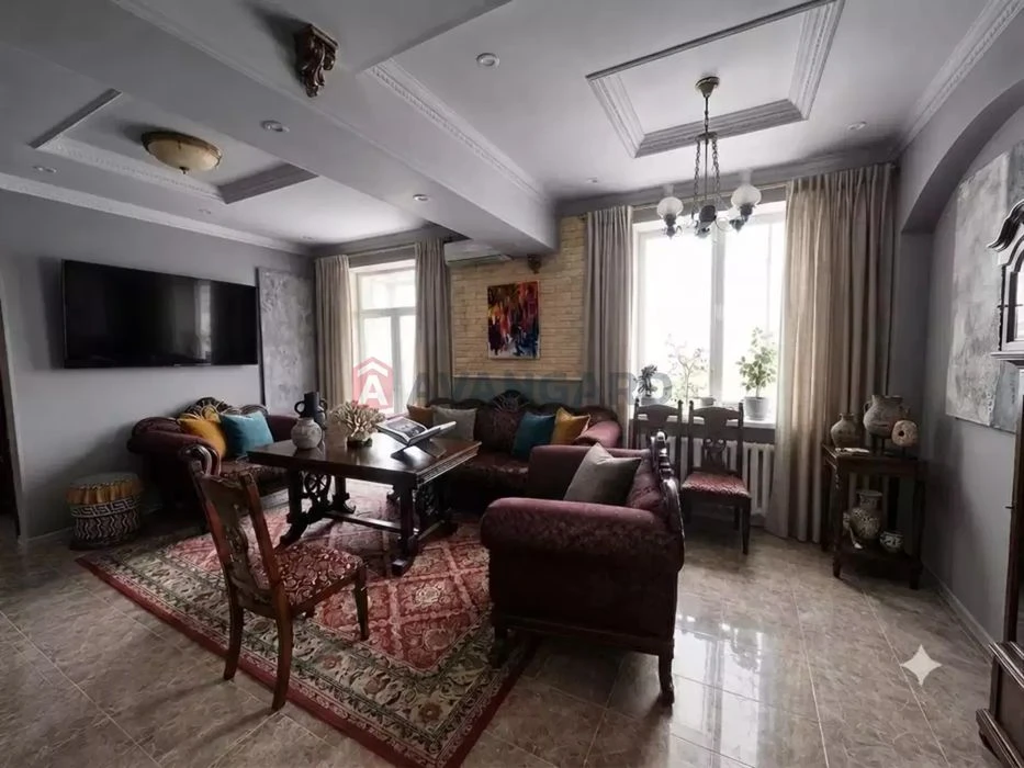 Apartment for sale 100 m² in Stalinka. Shevchenko Park