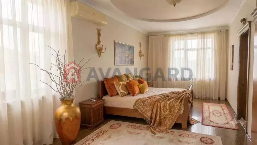 Apartment for sale 100 m² in Stalinka. Shevchenko Park