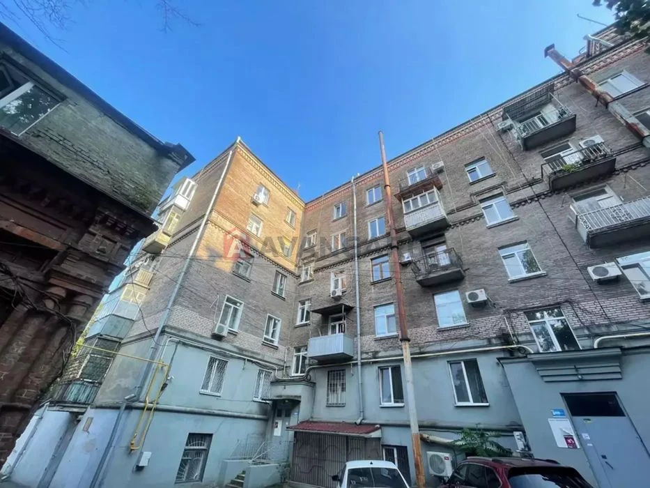 Apartment for sale 100 m² in Stalinka. Shevchenko Park