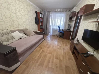 Продам 2-ком квартиру с ремонтом на проспекте Поля Кирова Га