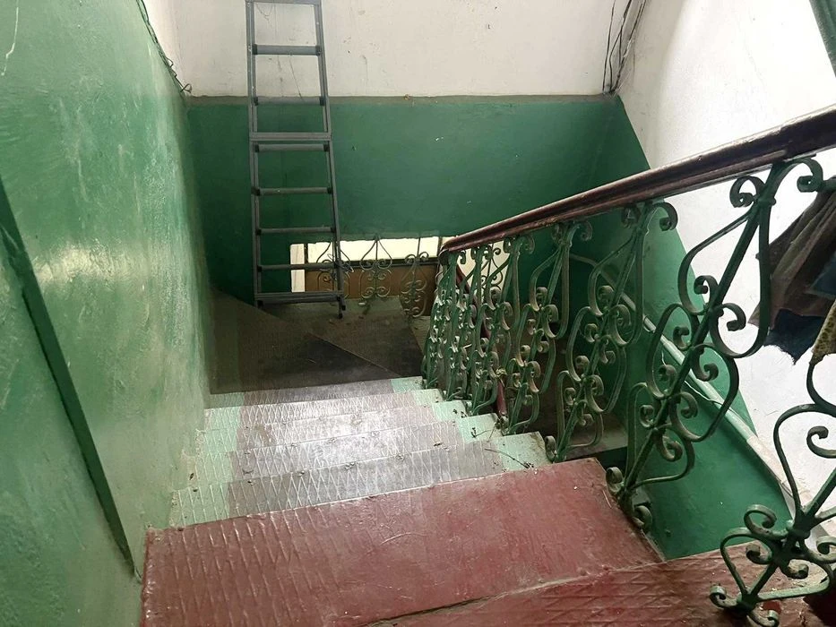 A room in a communal apartment on Troitskaya, 497369