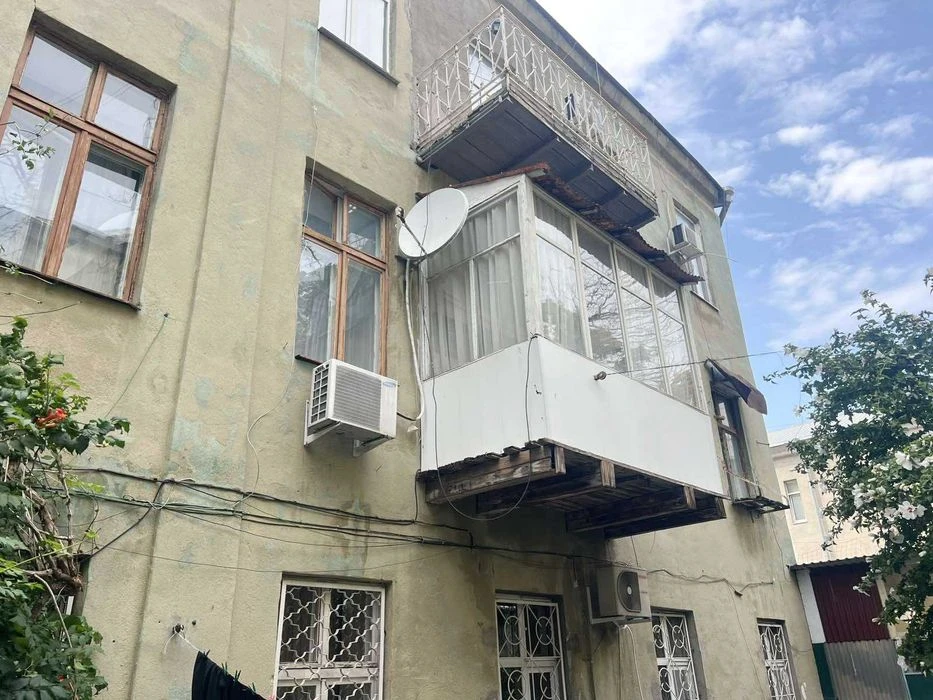A room in a communal apartment on Troitskaya, 497369