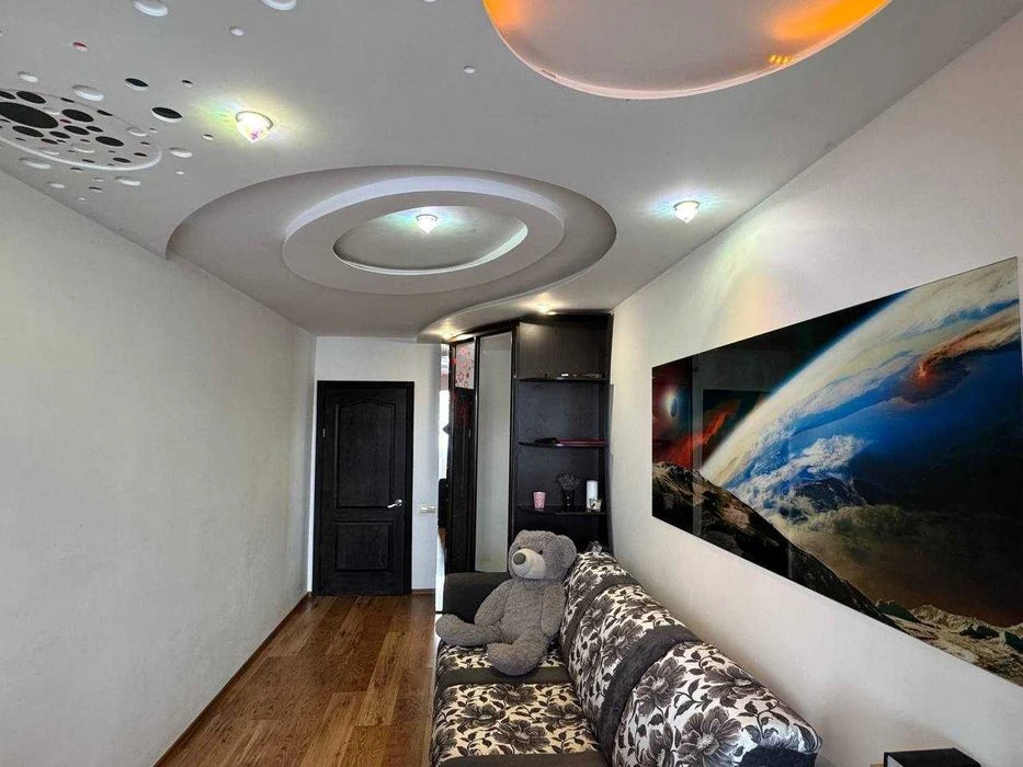 Продам 3к. квартиру на ул. Крушельницком (Л. Мокиевской