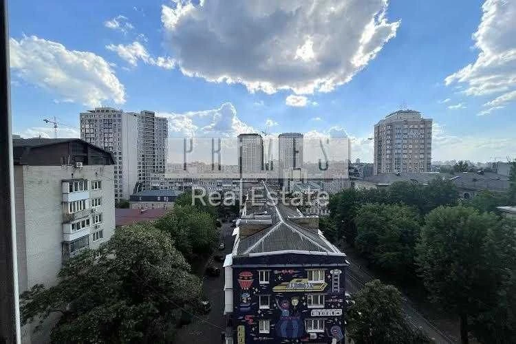 Продаж 3-к квартири 115 м² у центрі Печерськ Лабораторний пр