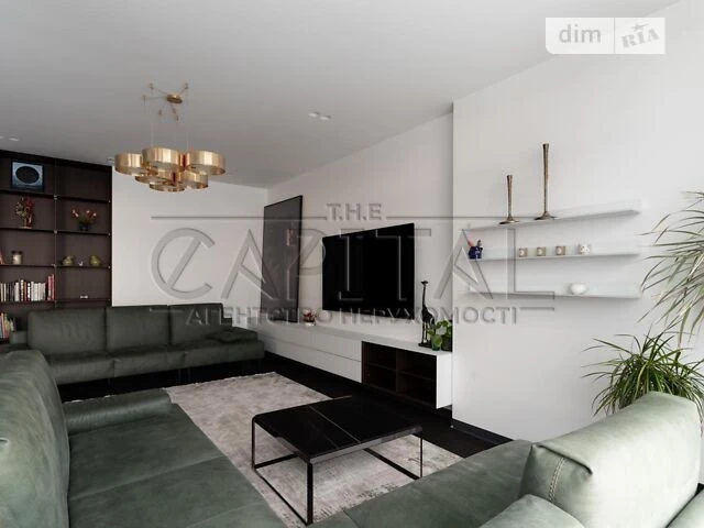 Sale of 4-room apartment 193 sq. m. on Andriy Verkhoglyada St. 15 •