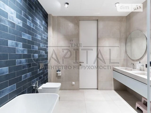 Sale of 4-room apartment 193 sq. m. on Andriy Verkhoglyada St. 15 •