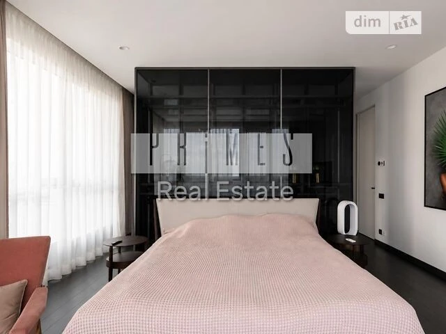 Sale of 4-room apartment 193 sq. m. on Andriy Verkhoglyada St. 15 •