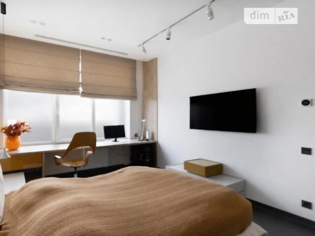 Sale of 4-room apartment 193 sq. m. on Andriy Verkhoglyada St. 15 •