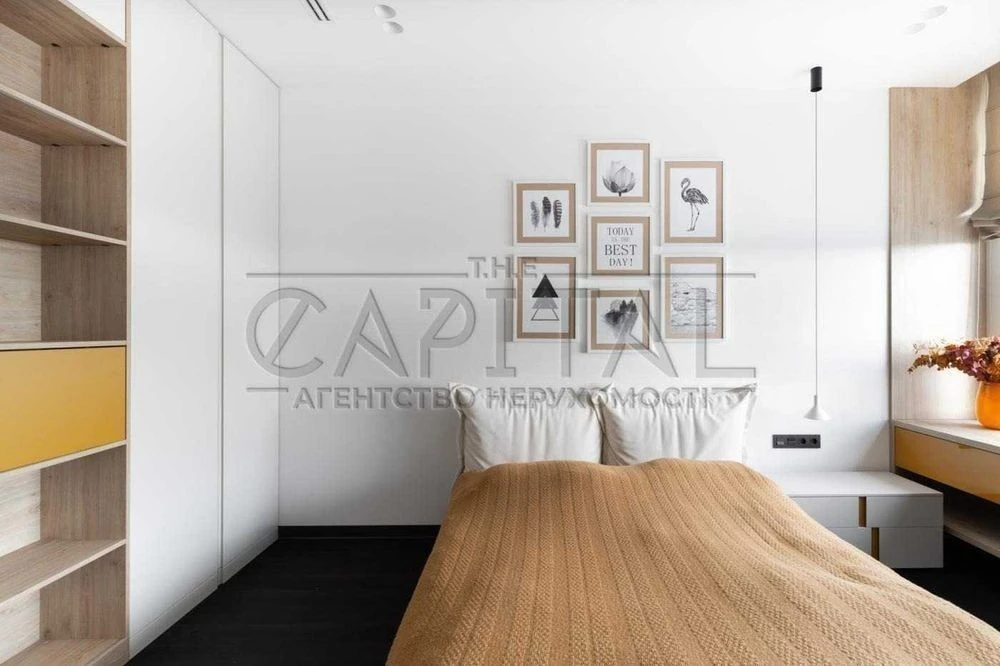 Sale of 4-room apartment 193 sq. m. on Andriy Verkhoglyada St. 15 •