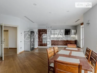 Sale of 3-room apartment 170 sq. m. on Andriy Verkhoglyada St. 5 • I