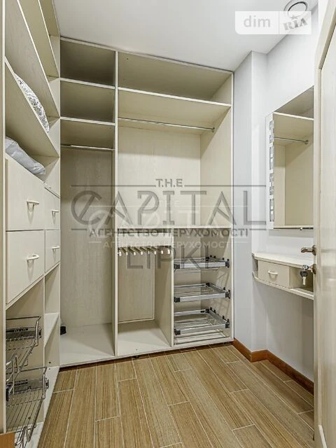 Sale of 3-room apartment 170 sq. m. on Andriy Verkhoglyada St. 5 • I