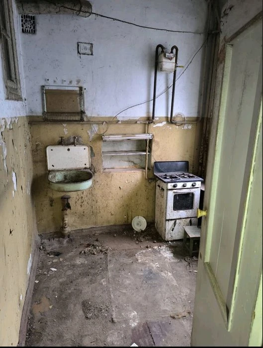 Price reduction!! Sale of 2-room apartment for renovation, Morozova Street