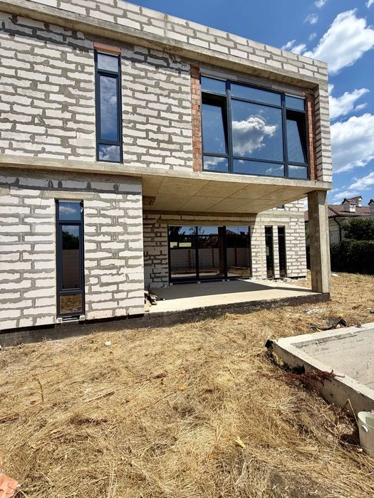 Sauvignon. New House 265 sq.m. Under decoration.