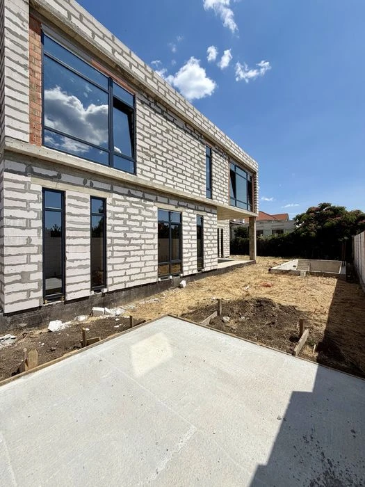 Sauvignon. New House 265 sq.m. Under decoration.
