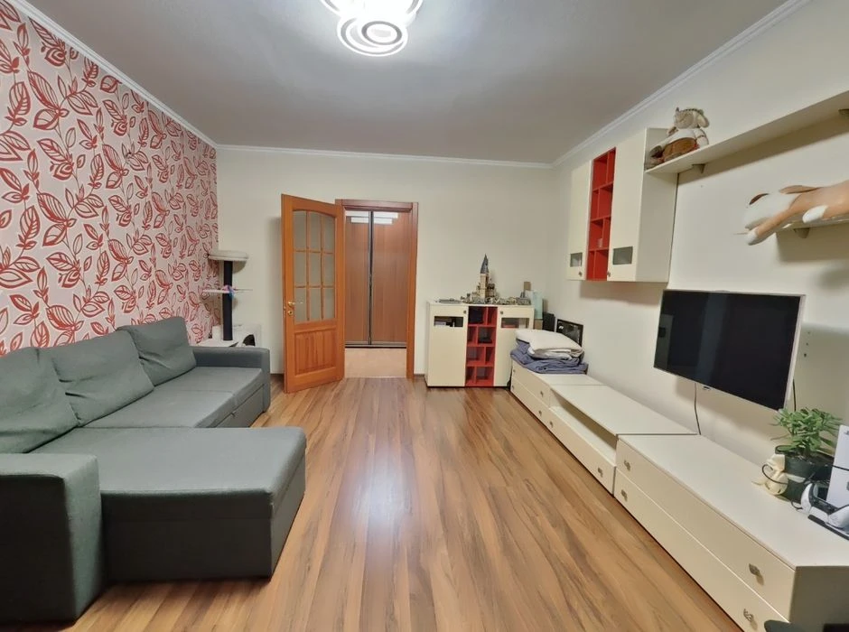 No commission I will sell a 2-room apartment in the Sozidatel residential complex