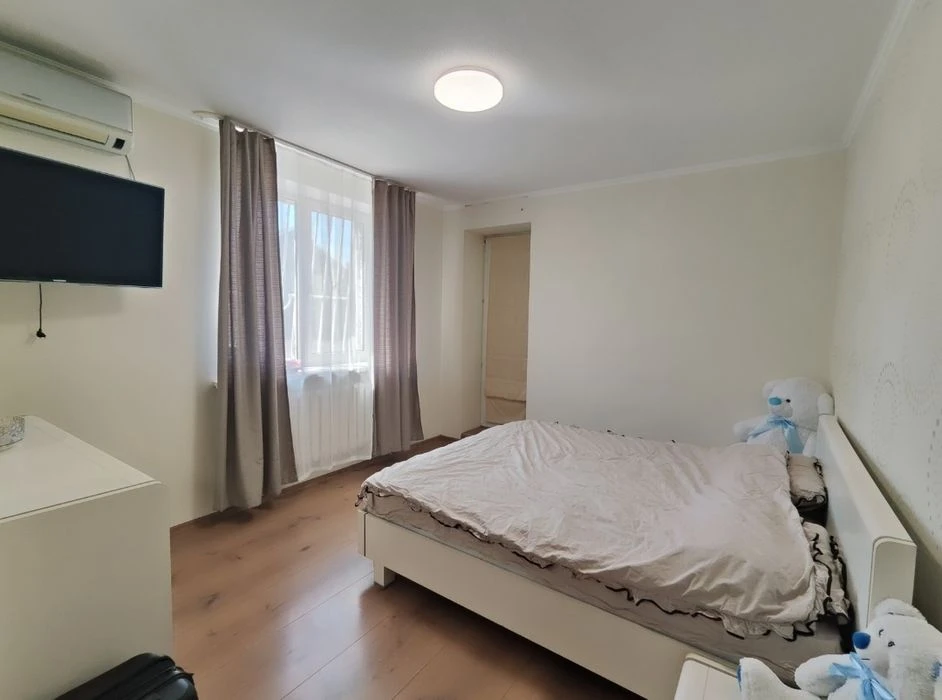 No commission I will sell a 2-room apartment in the Sozidatel residential complex