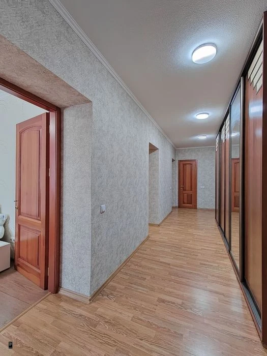 No commission I will sell a 2-room apartment in the Sozidatel residential complex