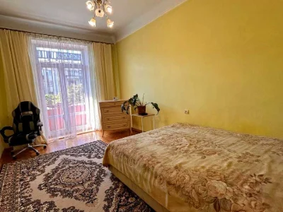 Квартира. Івано-Франківськ, Незалежності вул.