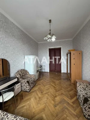 В продаже комната в коммунальной квартире в исторической части