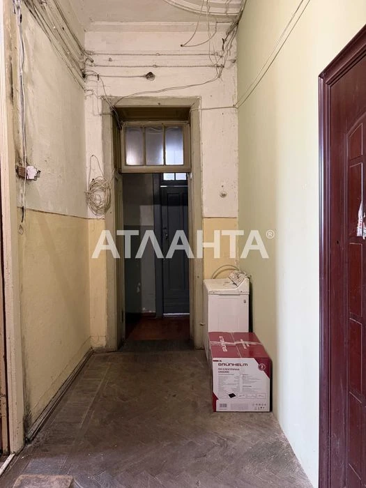 В продаже комната в коммунальной квартире в исторической части