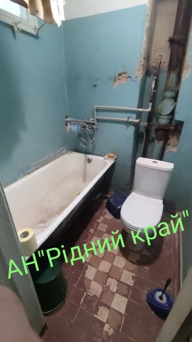 Без комісії! Продамо 3у кв з автономним опаленням р-н Балакі