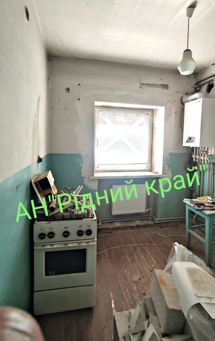 Без комісії! Продамо 3у кв з автономним опаленням р-н Балакі