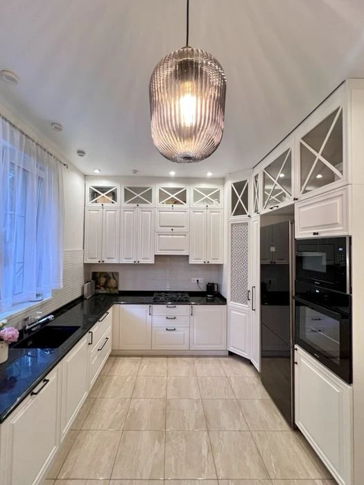 I will sell a wonderful house, Fontan and Tairova, st. whaling,