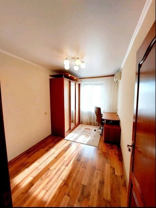 2-room apartment in Teremki, Lyatoshynskogo St., metro station