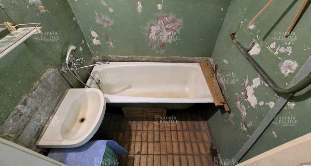 BV S4 Selling a 3-room apartment for renovation on Vostochny St. M