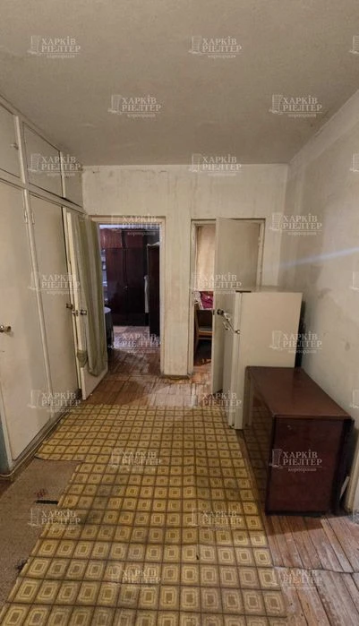BV S4 Selling a 3-room apartment for renovation on Vostochny St. M