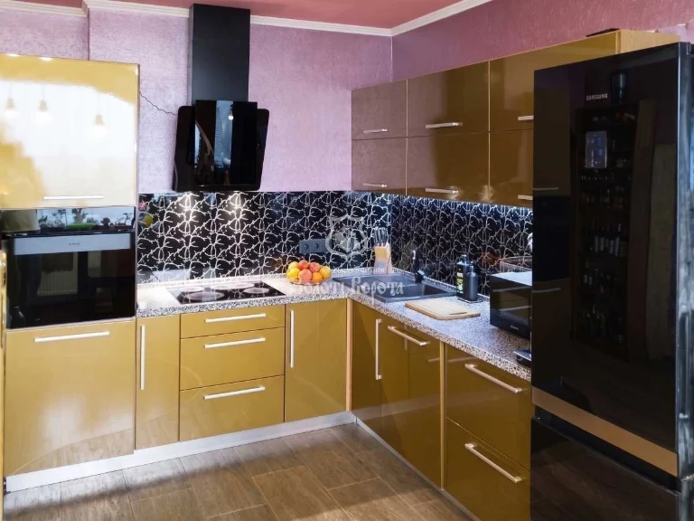 1-room apartment for sale 61.2 m², Kharkivske shosse, 19A