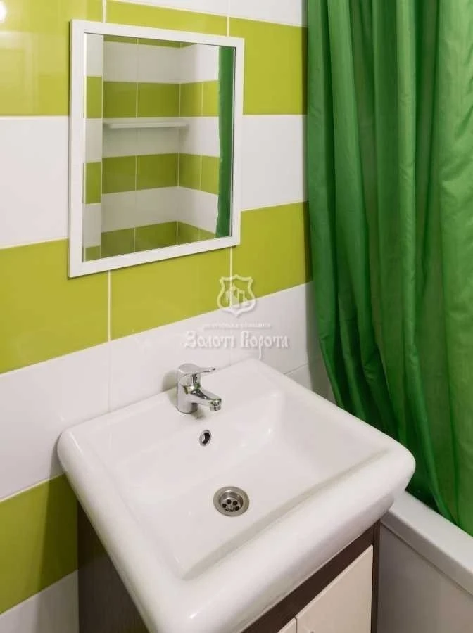 1-room apartment for sale 61.2 m², Kharkivske shosse, 19A
