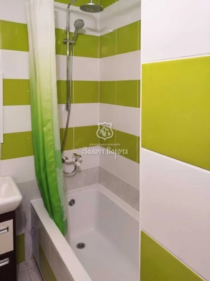 1-room apartment for sale 61.2 m², Kharkivske shosse, 19A